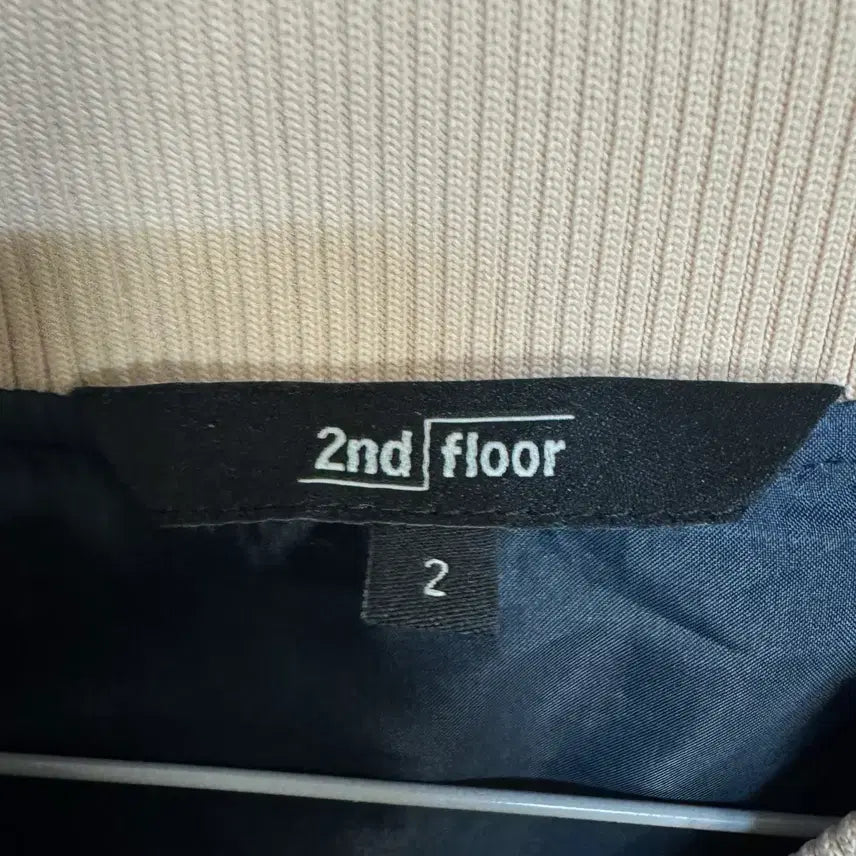 [BUNJANG] 2nd Floor Embroidered Souvenir Jacket / 2nd floor 세컨플로어 자수 스카잔
