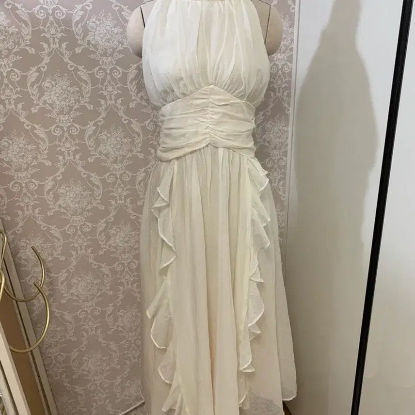 [SOLD OUT] 신스덴 타임리스 홀터넥 원피스 셀프웨딩스냅브라이덜샤워휴양지여름미디원피스