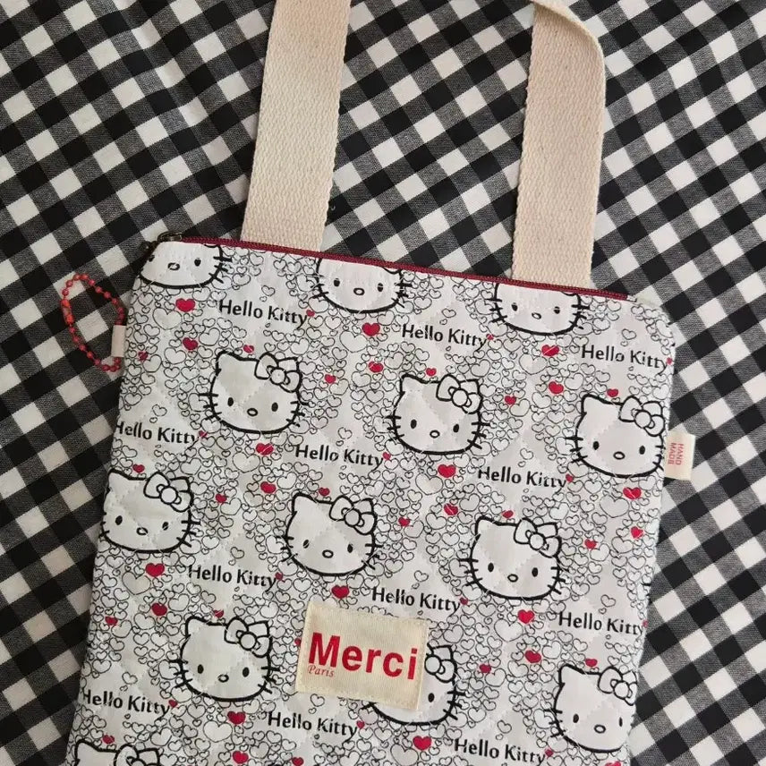 [BUNJANG] Hello Kitty Quilted Tote Bag / 헬로키티 퀼팅 가방 토트백 2종 택1 특가