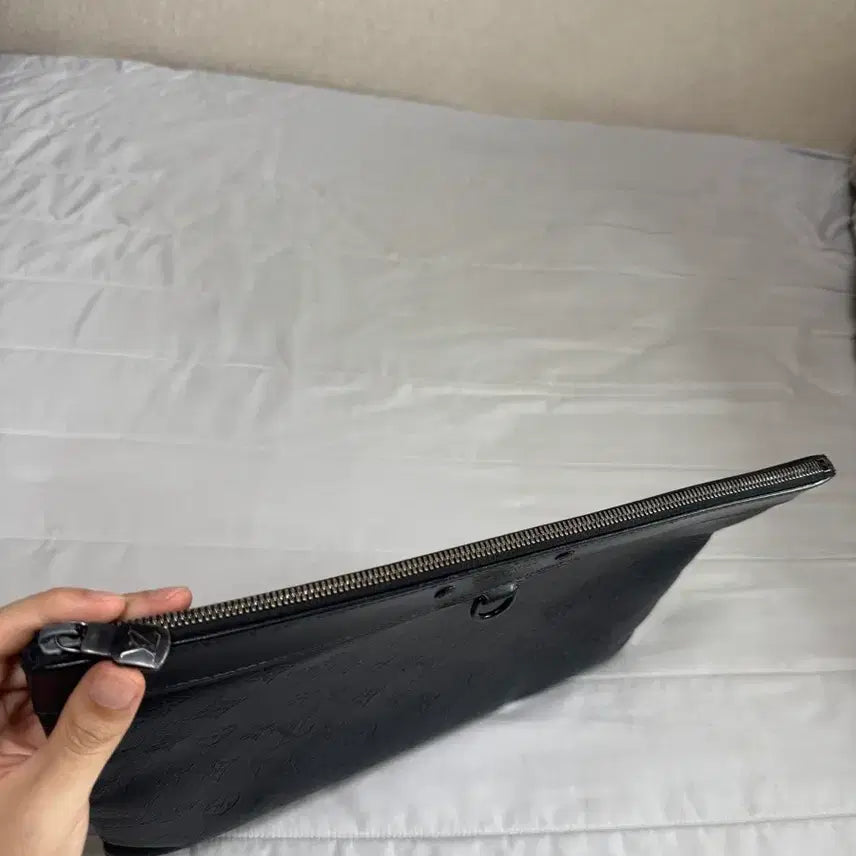 [BUNJANG] Louis Vuitton Pochette Shadow Clutch / [정품] 루이비통 포쉐트 쉐도우 클러치