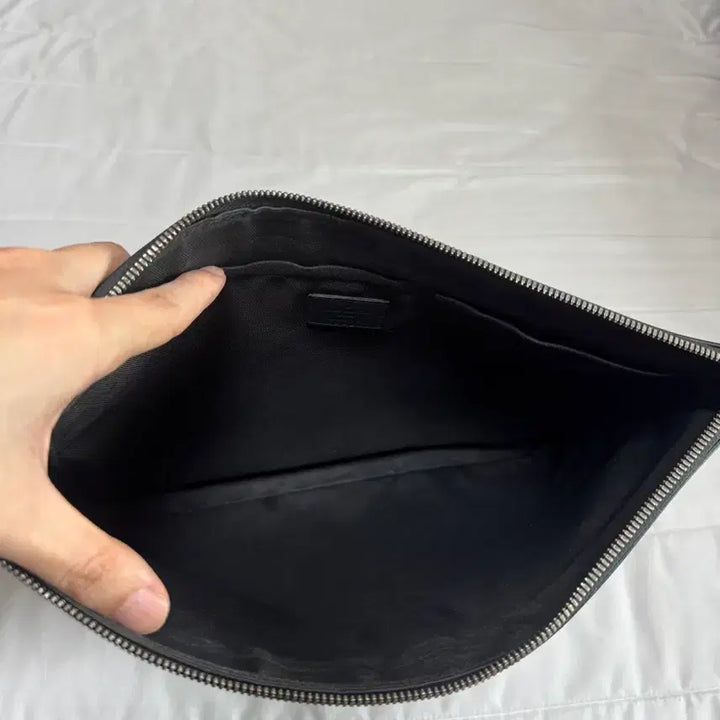 [BUNJANG] Louis Vuitton Pochette Shadow Clutch / [정품] 루이비통 포쉐트 쉐도우 클러치