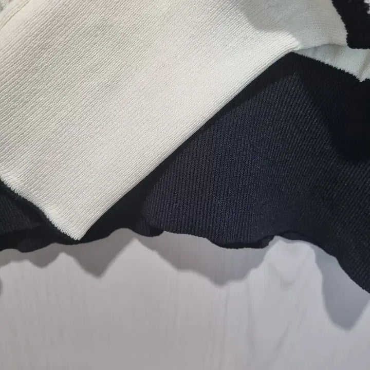 [BUNJANG] Ninecorp Stripe Pattern Knit Sweater / 나인콥  스트라이프 패턴의 니트