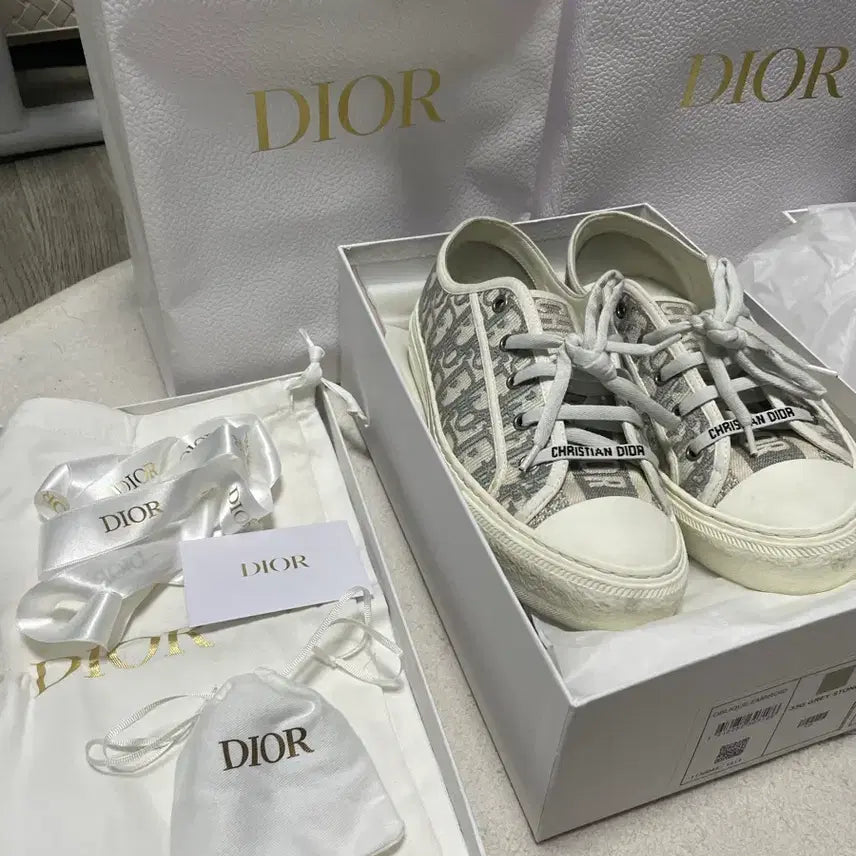 [BUNJANG] Dior WeekEndDior Sneakers Gray (Size 40) / 디올 위크앤디올 스니커즈 그레이 40
