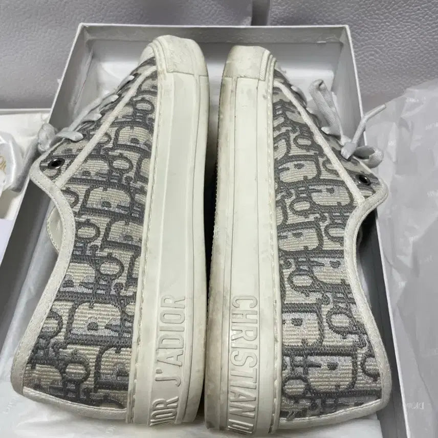 [BUNJANG] Dior WeekEndDior Sneakers Gray (Size 40) / 디올 위크앤디올 스니커즈 그레이 40