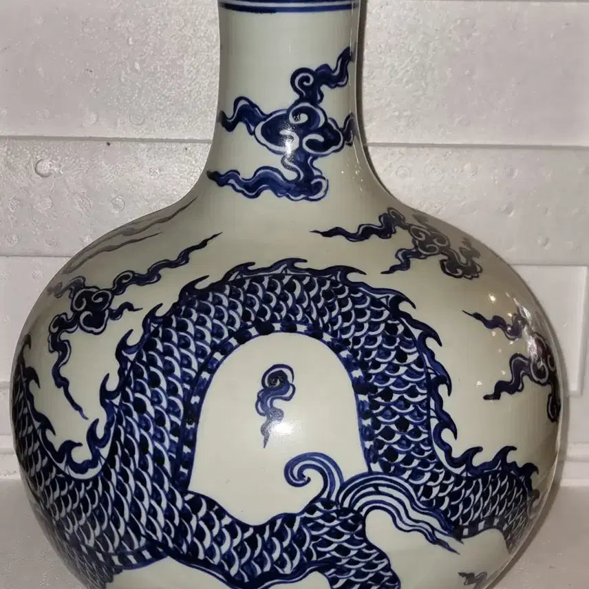 [BUNJANG] Chinese Celadon Porcelain Cloud and Dragon Vase / 선덕년제 청화백자 운용문 청구병 높43지34센 중국 도자기 고도자 골통품