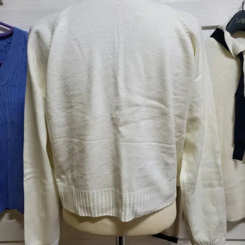 [BUNJANG] Mixxo Knit Cardigan and Two Other Knits / 믹쏘가디건 외 니트 3종 만원 비움