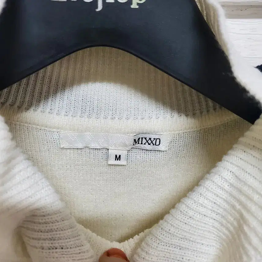 [BUNJANG] Mixxo Knit Cardigan and Two Other Knits / 믹쏘가디건 외 니트 3종 만원 비움