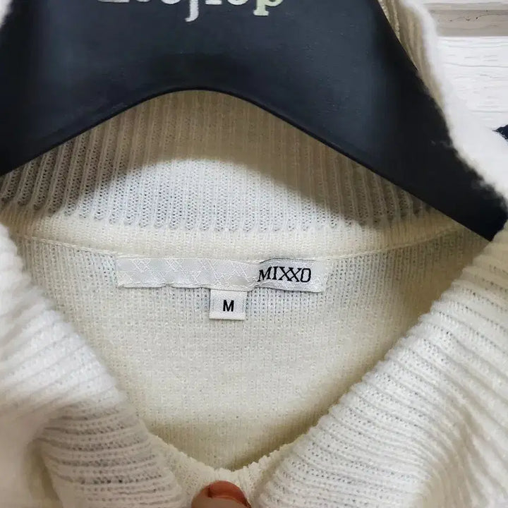 [BUNJANG] Mixxo Knit Cardigan and Two Other Knits / 믹쏘가디건 외 니트 3종 만원 비움