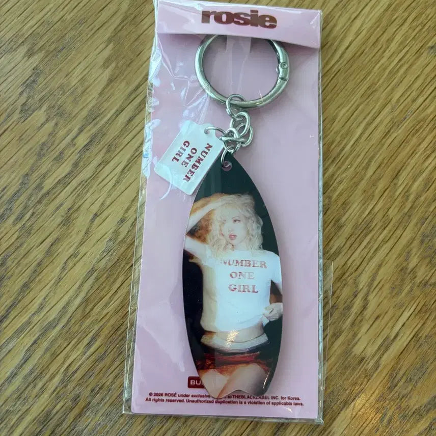 [BUNJANG] Rosé Rosalia Number 1 Girl Surfboard Keyring / 로제 키링 서프보드 넘버원걸 부산팝업