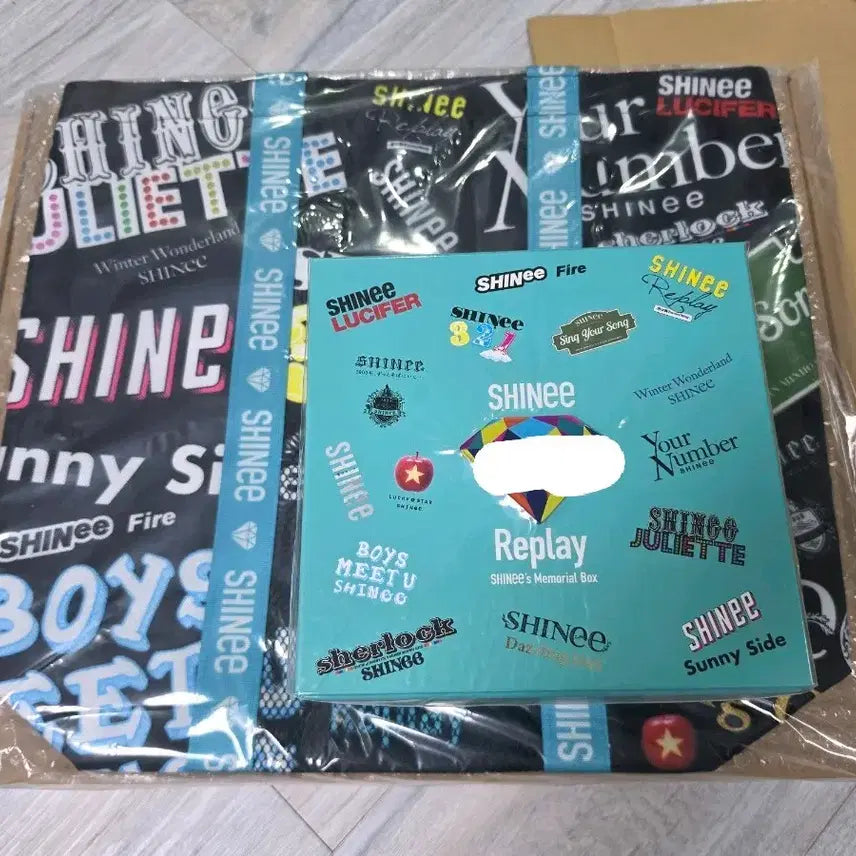 [SOLD OUT] 샤이니 일본데뷔 10주년 기념 메모리박스+에코백