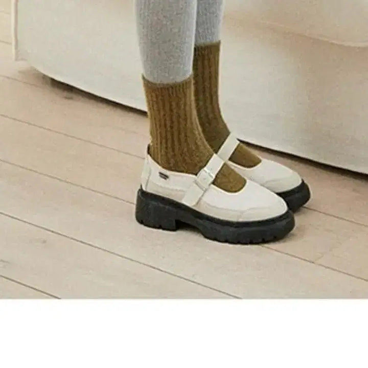 [BUNJANG] 마크모크 메리제인 스니커즈 아이보리 5cm 굽 / 마크모크 메리제인 스니커즈 아이보리 5cm 굽