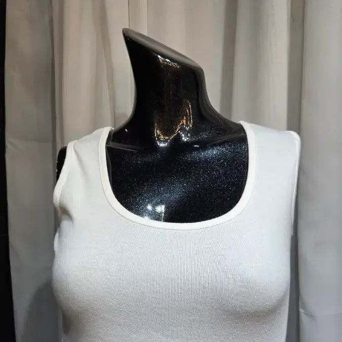 [BUNJANG] Basic White Tank Top / 화이트 기본 나시