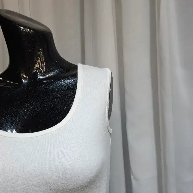 [BUNJANG] Basic White Tank Top / 화이트 기본 나시