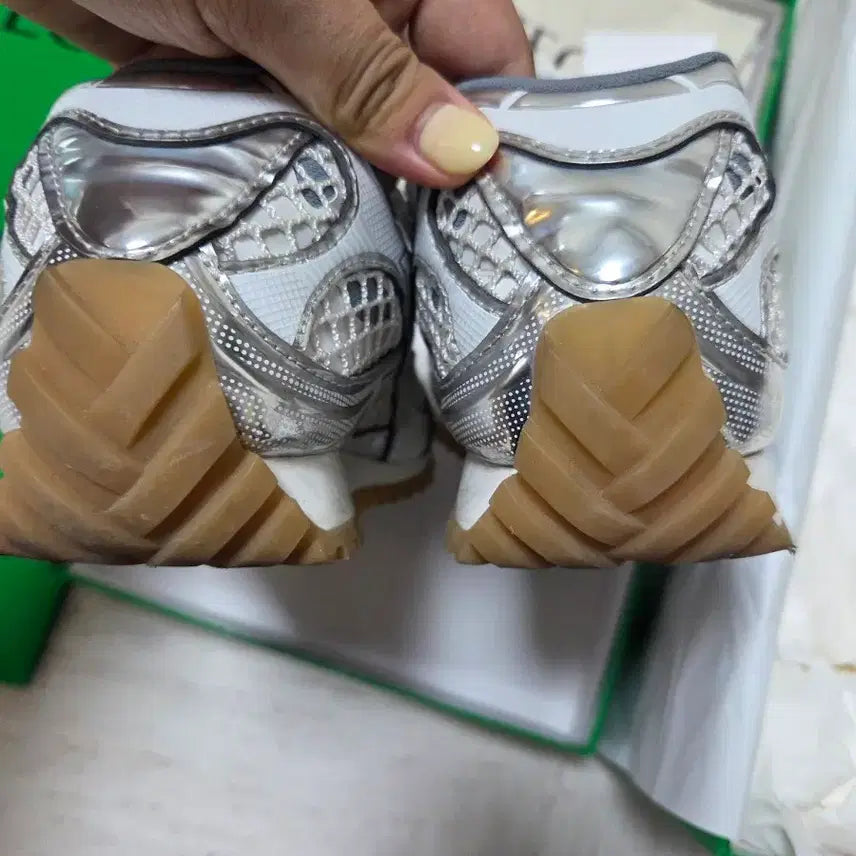[BUNJANG] Bottega Veneta Orbit Silver White Sneakers / 보테가베네타 오르빗 실버 화이트 230