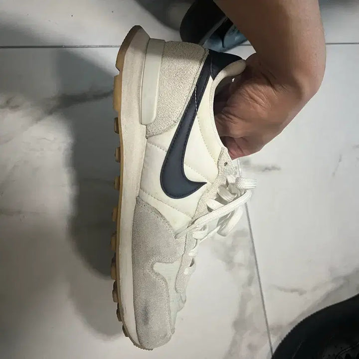 [BUNJANG] Nike Internationalist Sneakers / 나이키 인터내셔널리스트 255