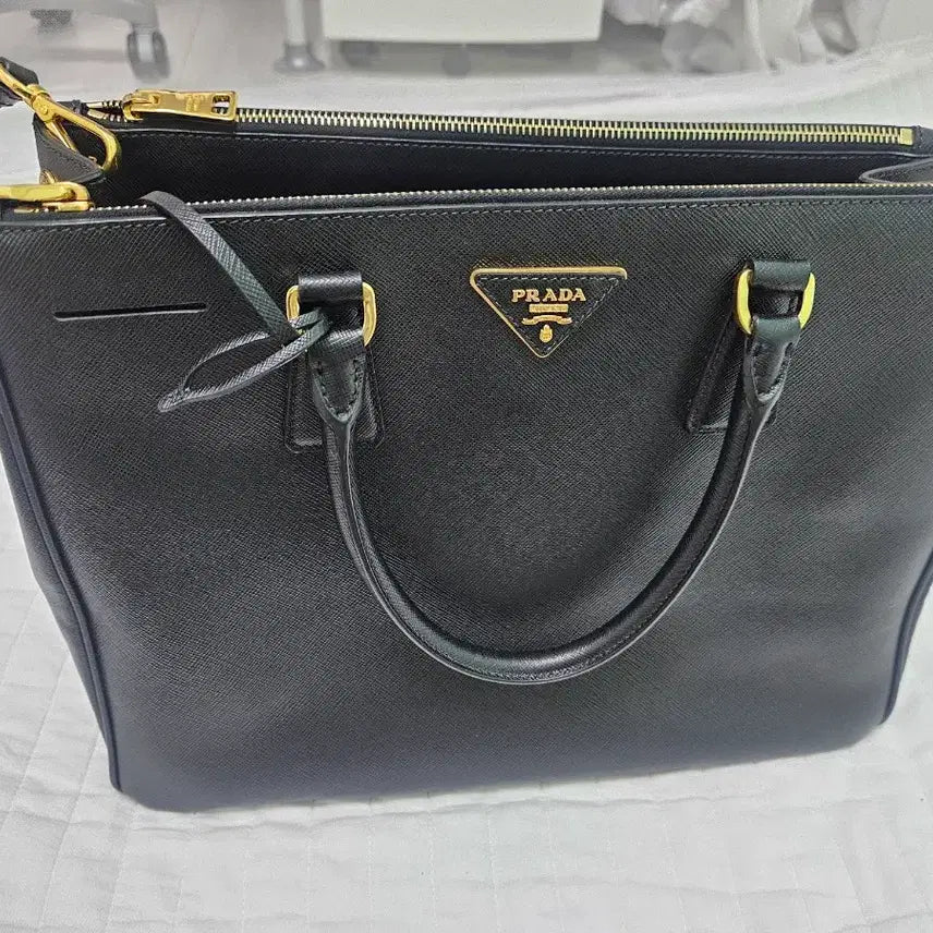 [SOLD OUT] [A급] Prada 사피아노 BN2274 블랙 금장 / 정품보증 / 65