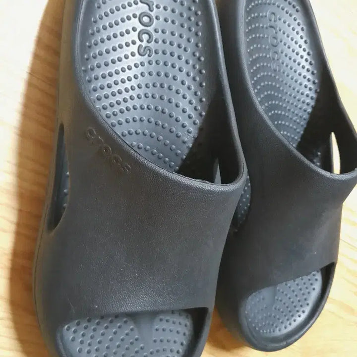 [SOLD OUT] 크록스 슬리퍼 블랙 250