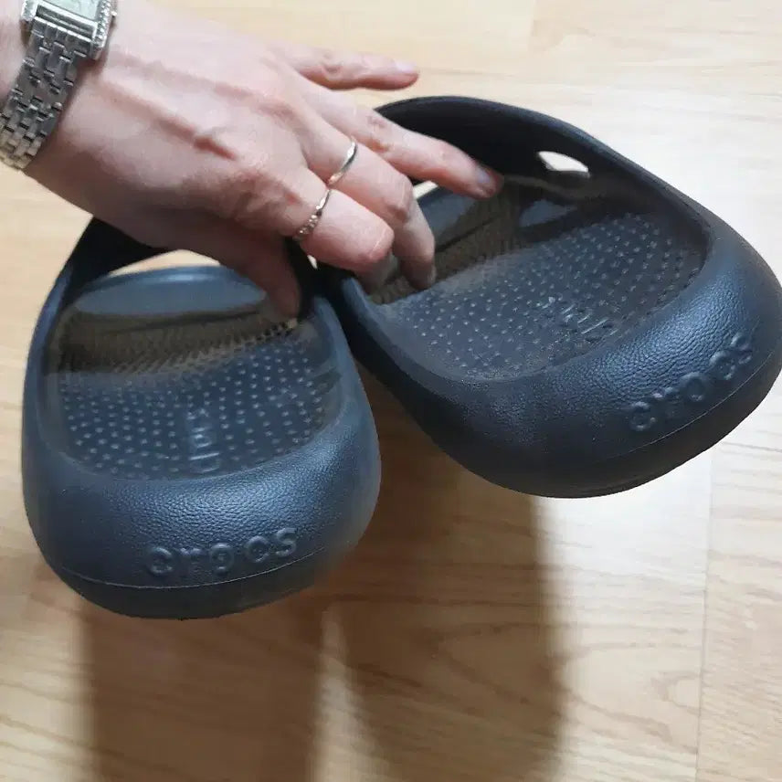 [SOLD OUT] 크록스 슬리퍼 블랙 250