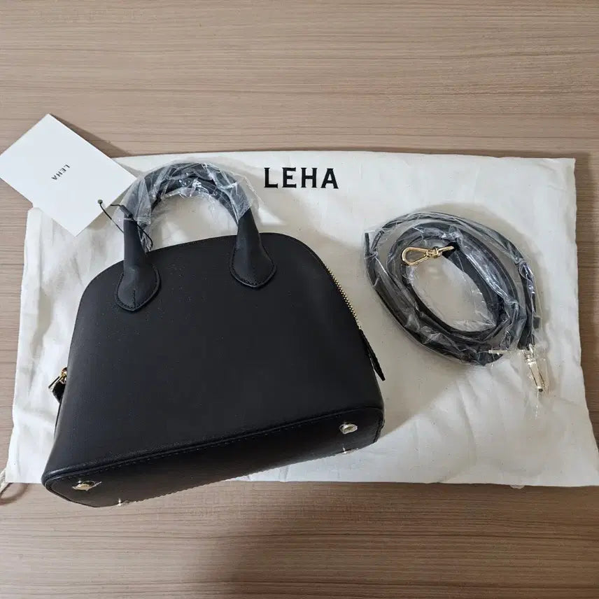 [BUNJANG] LEHA Leather Tote &amp; Crossbody Bag / [새상품] LEHA 레하 천연가죽 블랙 토트 &amp; 크로스백(정가38.5)