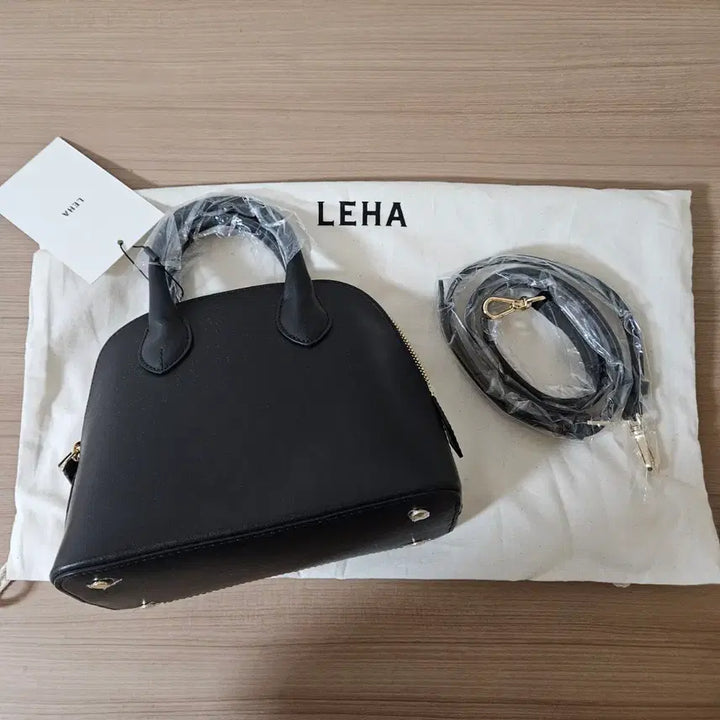 [BUNJANG] LEHA Leather Tote &amp; Crossbody Bag / [새상품] LEHA 레하 천연가죽 블랙 토트 &amp; 크로스백(정가38.5)
