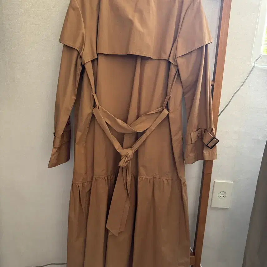 [BUNJANG] SINE Design Flare Zip-up Trench Coat / 시눈 플레어 집업 트렌치 코트