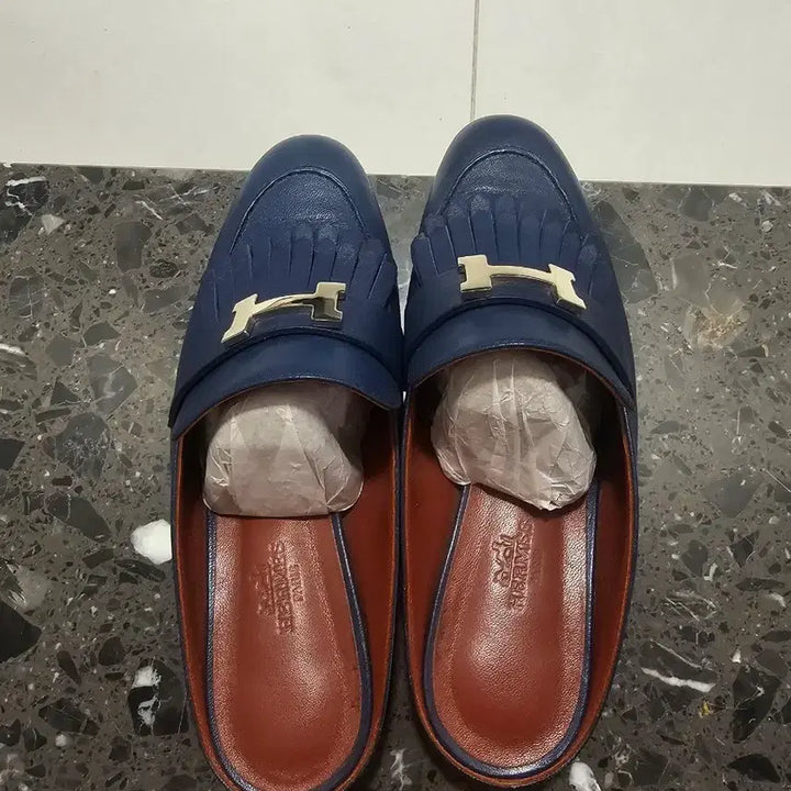 [SOLD OUT] 에르메스 리볼리 뮬 37사이즈 판매합니다. 네이비컬러