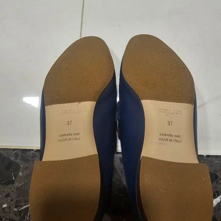 [SOLD OUT] 에르메스 리볼리 뮬 37사이즈 판매합니다. 네이비컬러