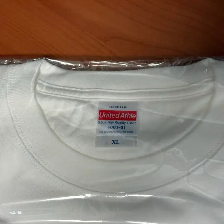 [BUNJANG] Aria-Yang T-shirt - XL Size / 가끔씩 툭하고 러시아어로 부끄러워하는 옆자리의 아랴양 티셔츠