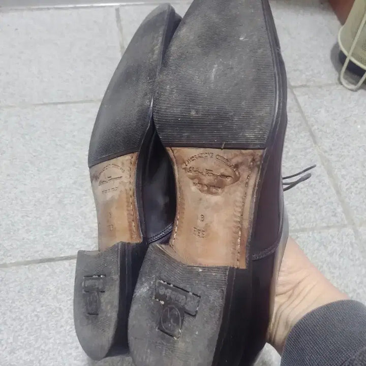 [BUNJANG] Ferragamo Wingtip Leather Shoes / 페레가모 윙팁 270미리