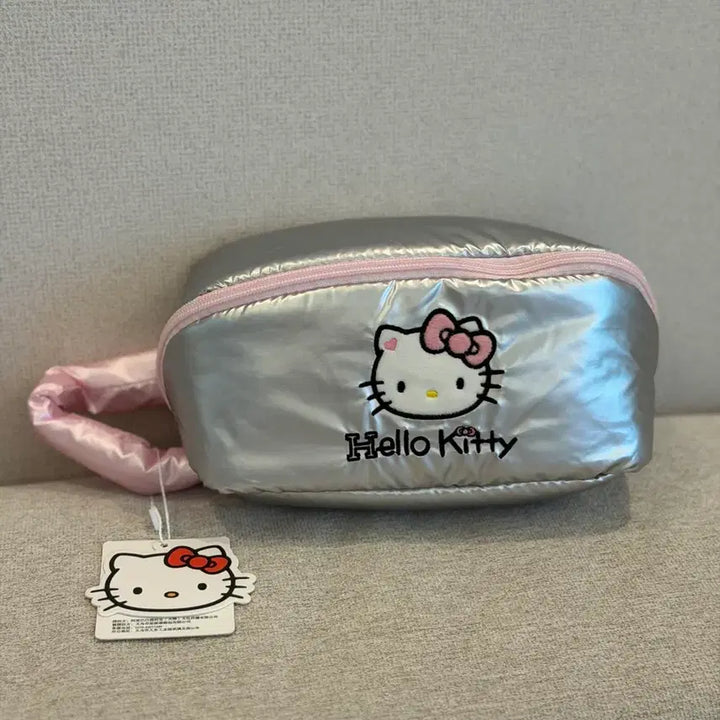 [BUNJANG] Hello Kitty Silver Pouch Bag / 헬로키티 실버 파우치 가방 새상품