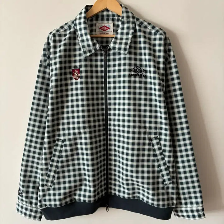 [SOLD OUT] 엄브로 바람막이