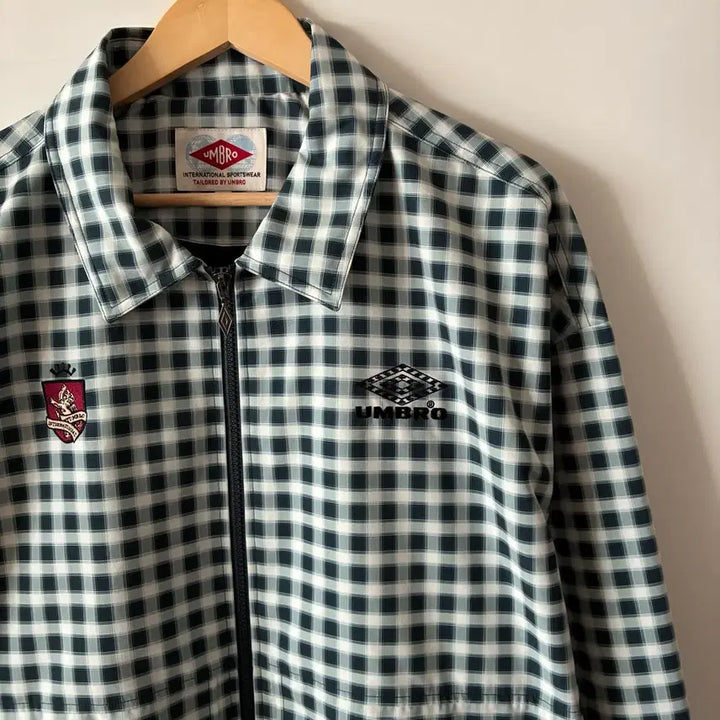 [SOLD OUT] 엄브로 바람막이