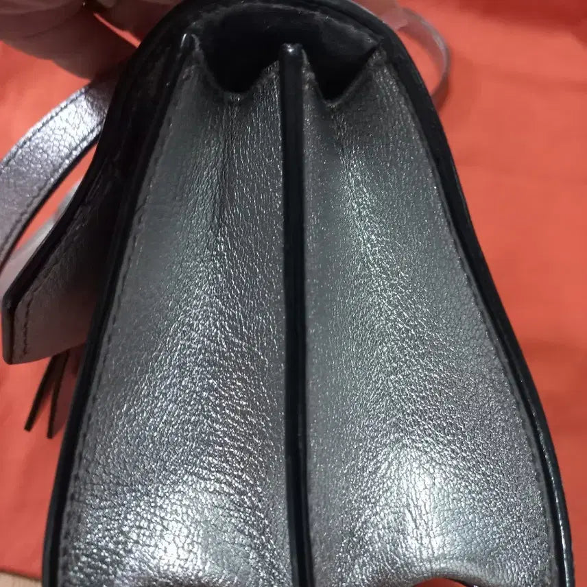 [BUNJANG] Miu Miu Silver Mini Crossbody Bag / 미우미우 실버 미니 크로스백정품