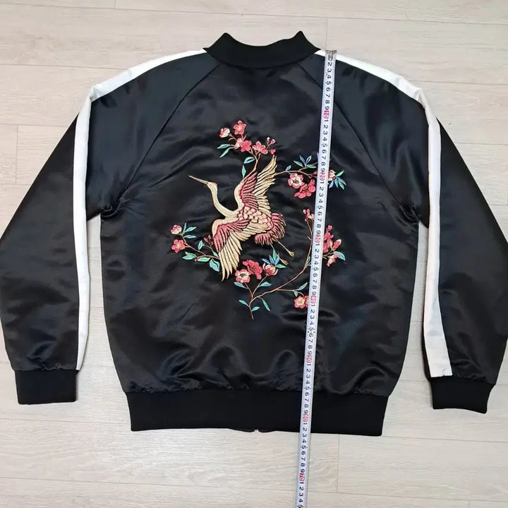[BUNJANG] Forever 21 Black Embroidered Bomber Jacket L / 포에버21 블랙 자수 봄버 자켓 L