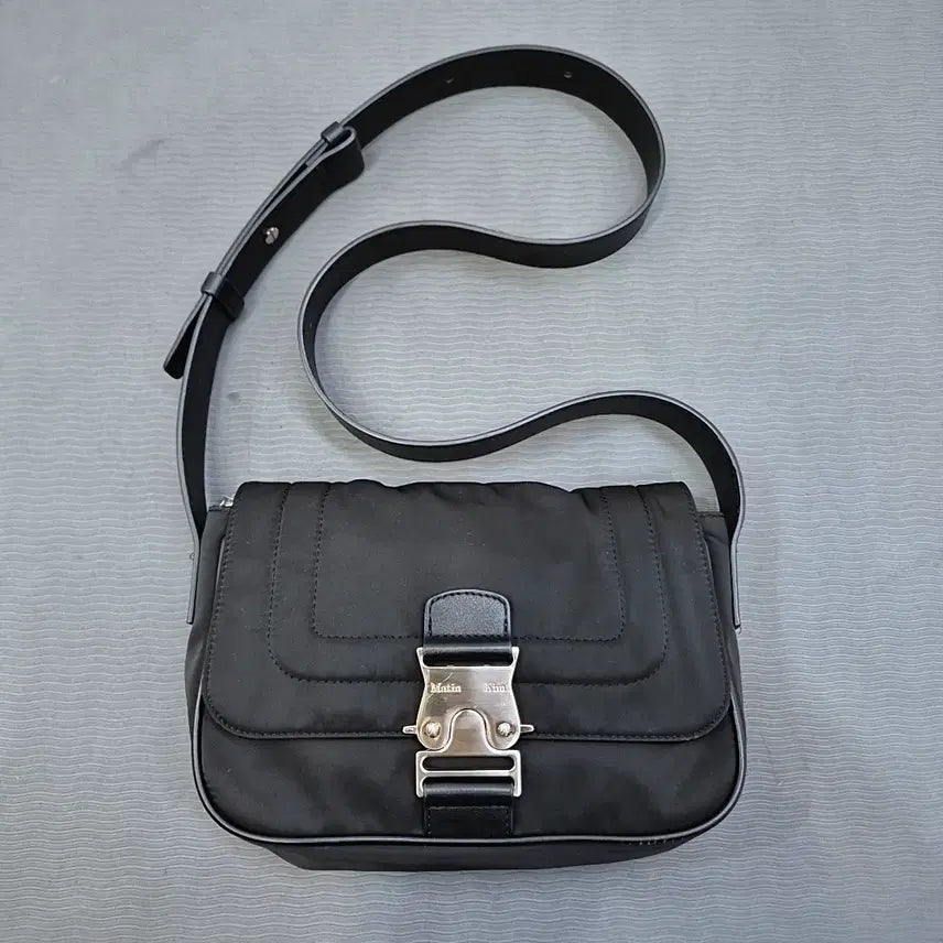 [BUNJANG] Matinkim Mini Buckle Bag / 마뗑킴 미니 버클 백