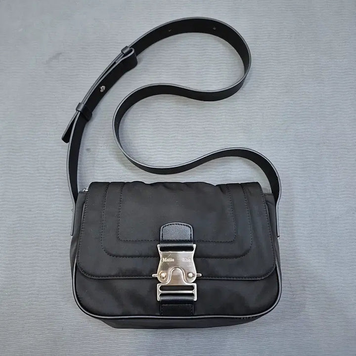 [BUNJANG] Matinkim Mini Buckle Bag / 마뗑킴 미니 버클 백