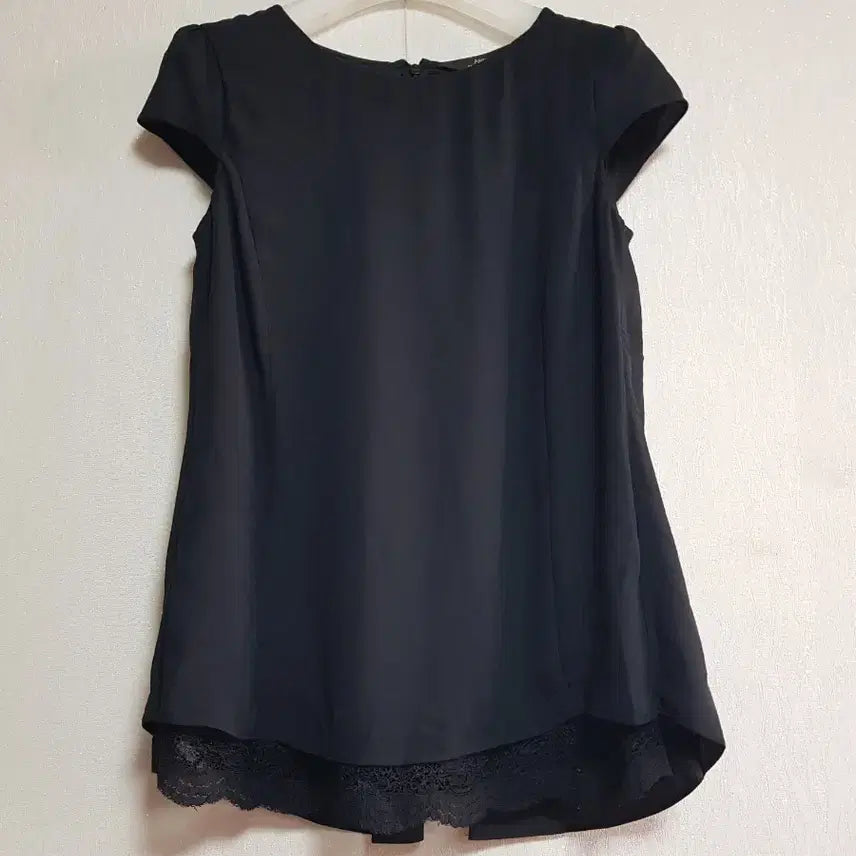 [BUNJANG] Anziek Black Blouse / 안지크 블라우스