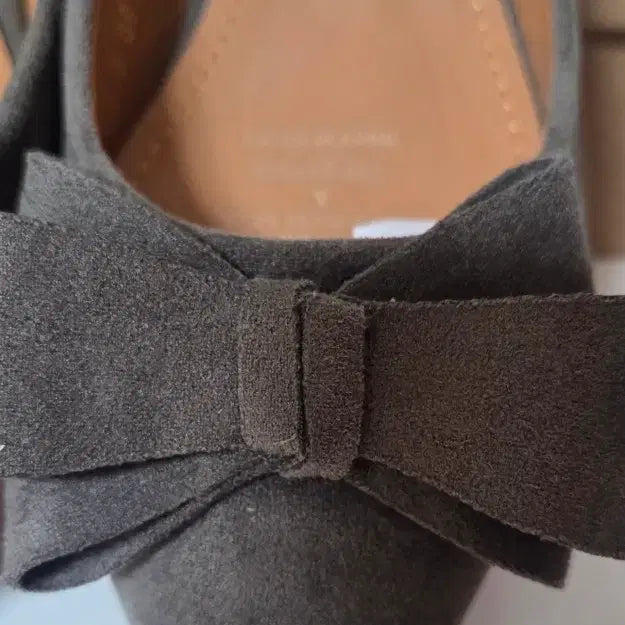 [BUNJANG] Suede Ribbon Heels / 스웨이드 리본 구두((새상품))
