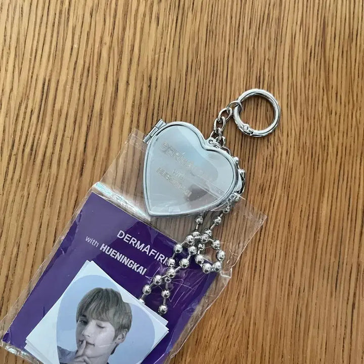 [BUNJANG] Dermatory TXT Huening Kai Keyring Sticker Set / 더마펌 투바투 휴닝카이 키링 스티커 세트