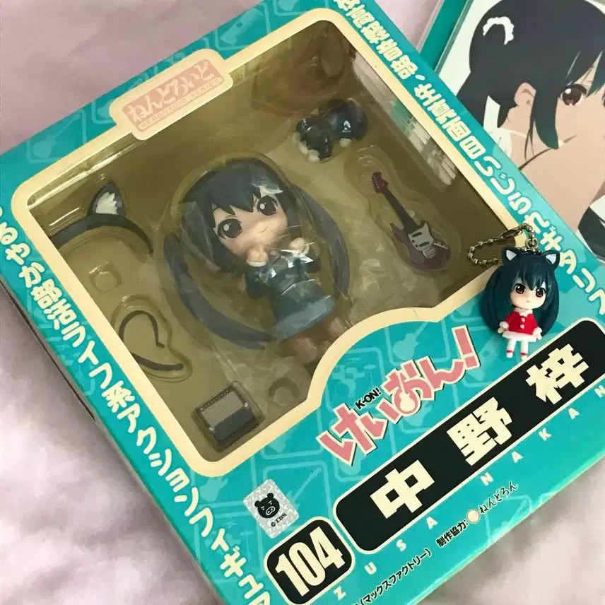 [BUNJANG] K-ON! Nakano Azusa Classic Nendoroid + Santa Azunyan Keychain Set / K-ON ! 케이온! 나카노 아즈사 고전 넨도로이드