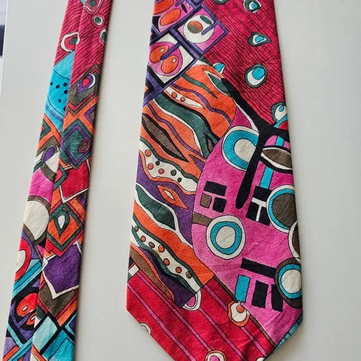 [BUNJANG] Vintage Graffiti Photography Tie / 영국산 빈티지 포토 그래피티 넥타이