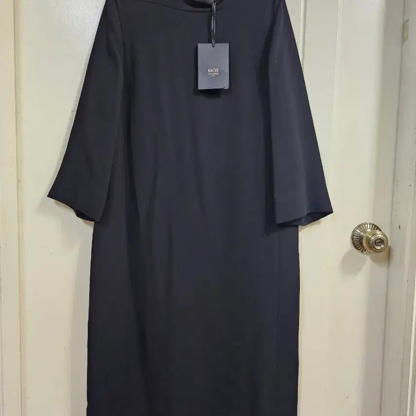 [SOLD OUT] 새제품)MOE 블랙 단아한 원피스66