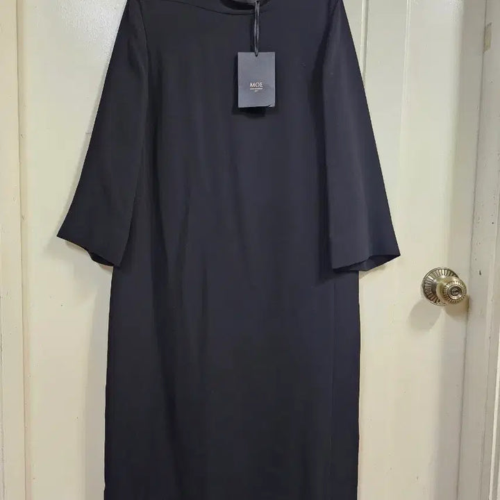 [SOLD OUT] 새제품)MOE 블랙 단아한 원피스66