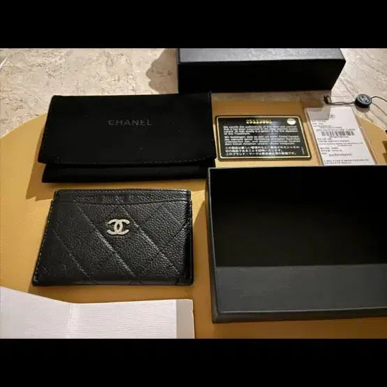 [SOLD OUT] 정품 샤넬 클래식 카드홀더 캐비어 은장 팝니다 !!