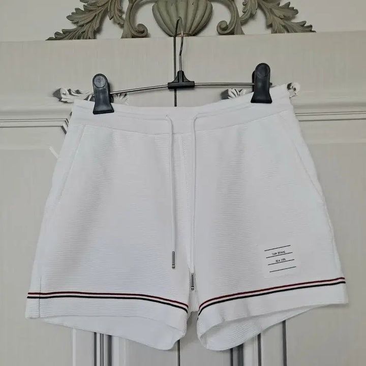 [BUNJANG] Thom Browne White Shorts / 톰브라운 화이트 반바지 삼선 포인트ㅡ정품