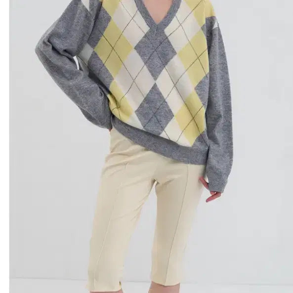 [SOLD OUT] 오버듀플레어 CLASSIC ARGYLE V-NECK KNIT_LEMON/