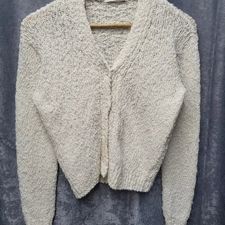 [BUNJANG] SUNDAY Ivory V-Neck Bouclé Cardigan / SUNDAY 아이보리 브이넥 가디건