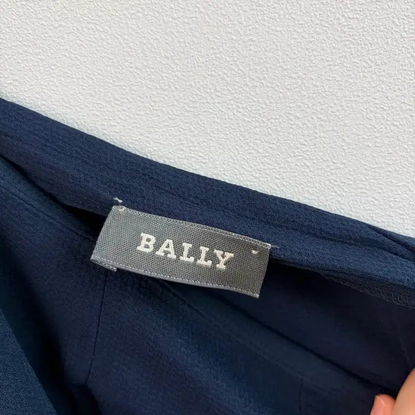 [BUNJANG] Bally Navy Slacks / 발리 네이비 팬츠