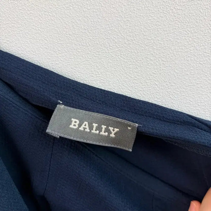 [BUNJANG] Bally Navy Slacks / 발리 네이비 팬츠