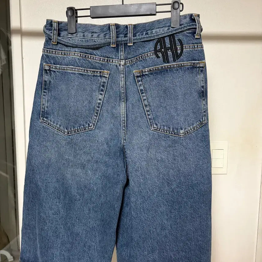 [BUNJANG] Zara Luigi Collaboration Denim Bermuda Shorts Medium Blue / [s-m] 자라 루이지 데님 버뮤다 쇼츠 미디엄 블루